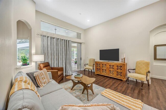 Building Photo - 6120 Chene Ct