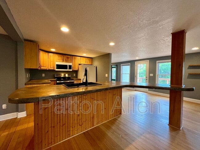 Building Photo - 15 Lela Ln
