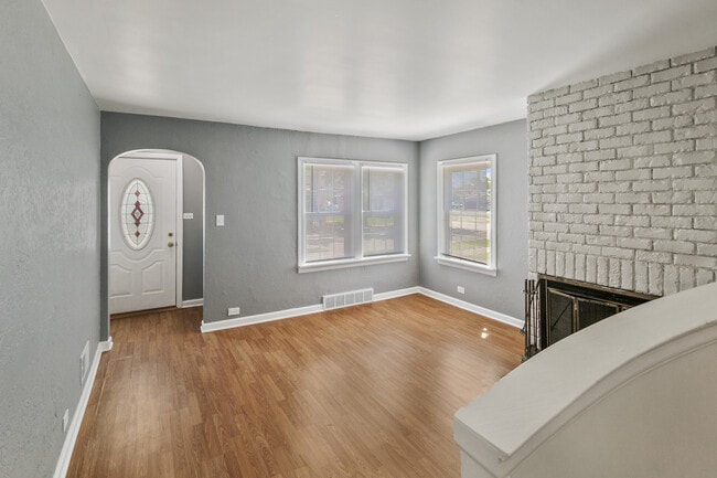 Building Photo - 14336 Harrison Ave