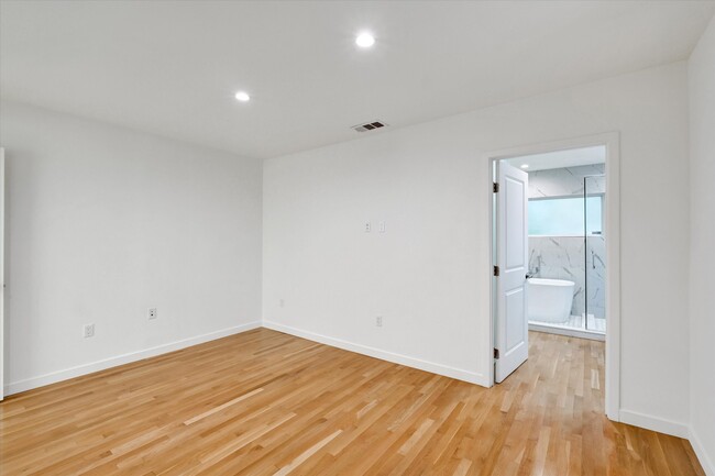 Building Photo - 5400 82nd W St