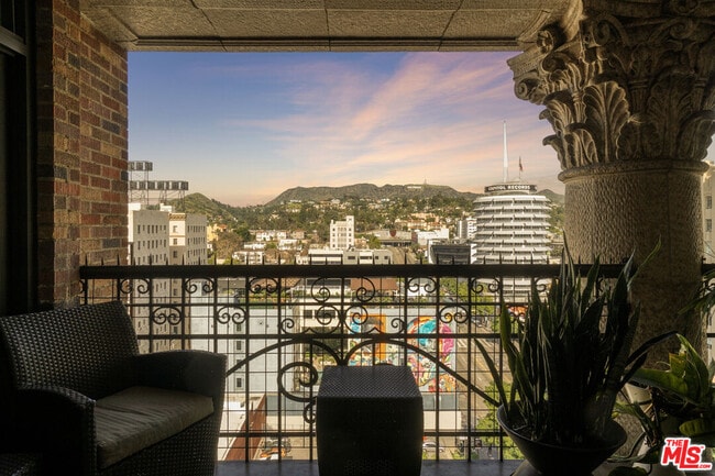 Building Photo - 1645 Vine St