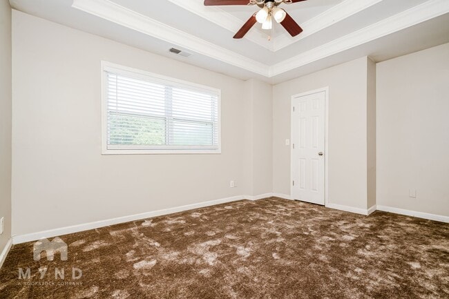 Building Photo - 1575 Laurel Park Pl