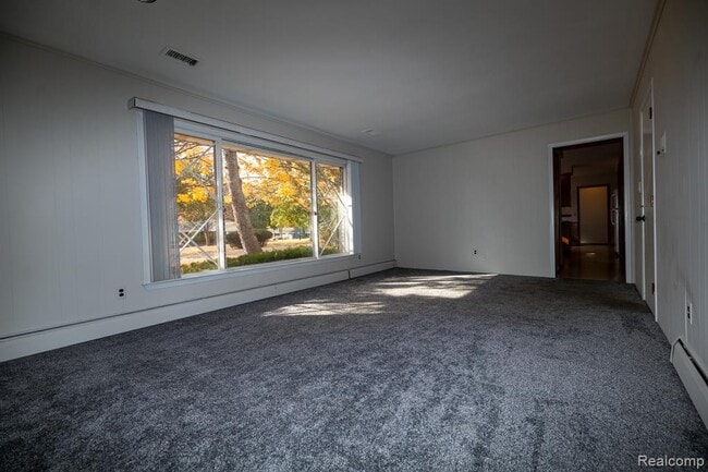 Building Photo - 851 Helston Rd