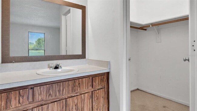 Building Photo - 455 Alt 19