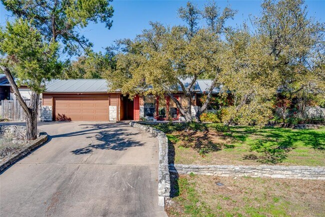 Building Photo - 6936 Chinook Dr