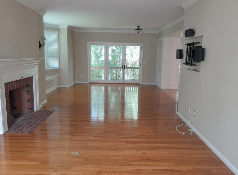 Building Photo - 373 Littlefield Ln