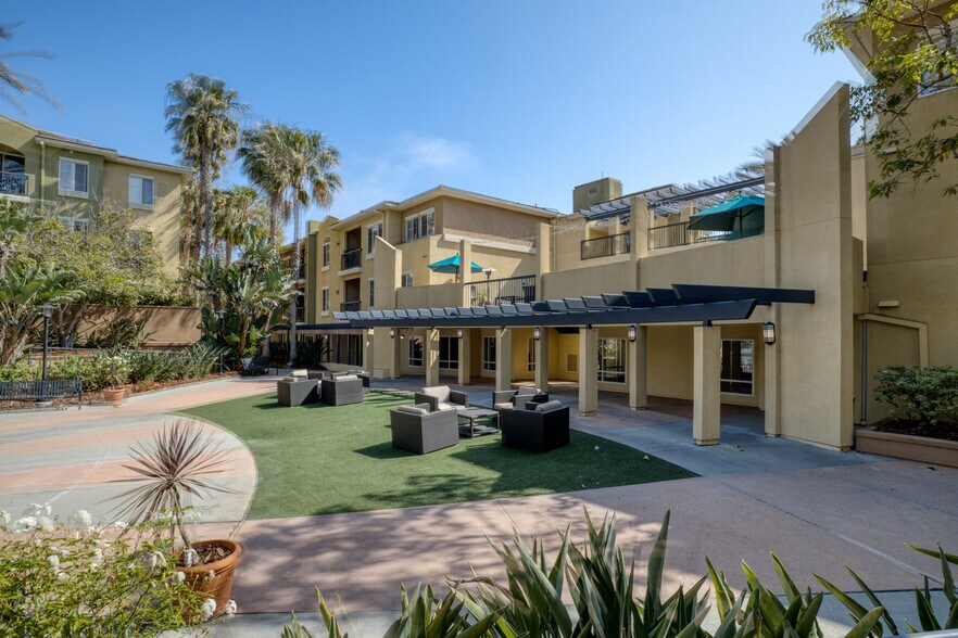 Building Photo - 8700 Pershing Dr