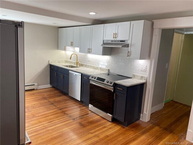 Building Photo - 223 Park Rd