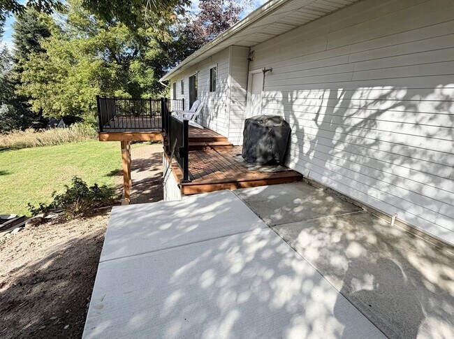 Building Photo - 1184 E 300 N
