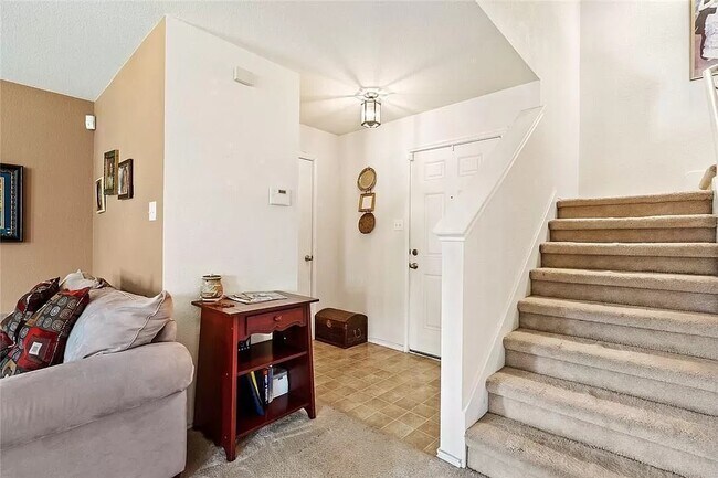 Building Photo - 206 Black