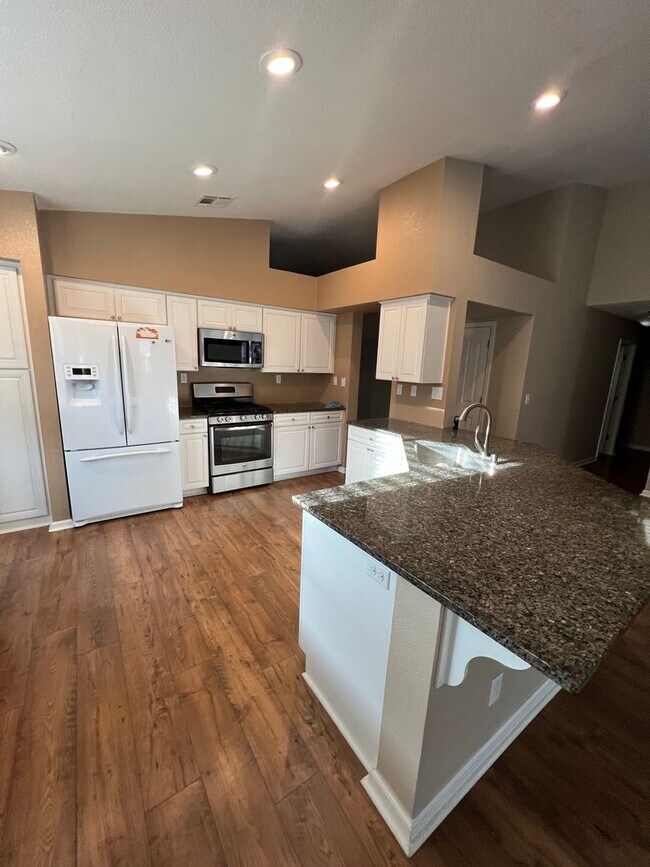 Building Photo - INCREDIBLY RARE & IMMACULATE 4 BEDROOM SIN...