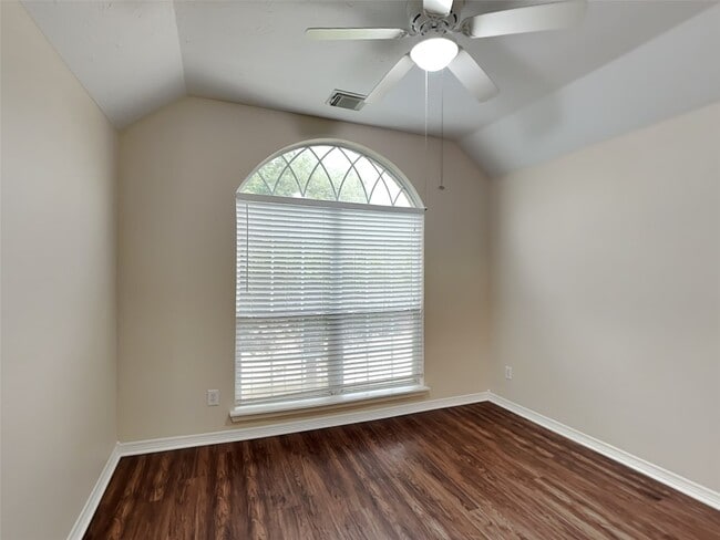 Building Photo - 38011 W Sulphur Creek Dr
