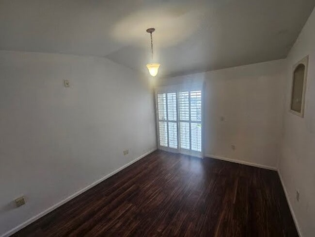Building Photo - **Coming Soon** 2 Bed/2 Bath Top Floor Condo with Covered Garage Space and Additional Storage