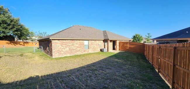 Building Photo - Beautiful 2 bed/2 bath near Clear Creek gate Available 8/13