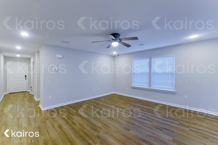 Building Photo - 11 Burnt Oak Cir