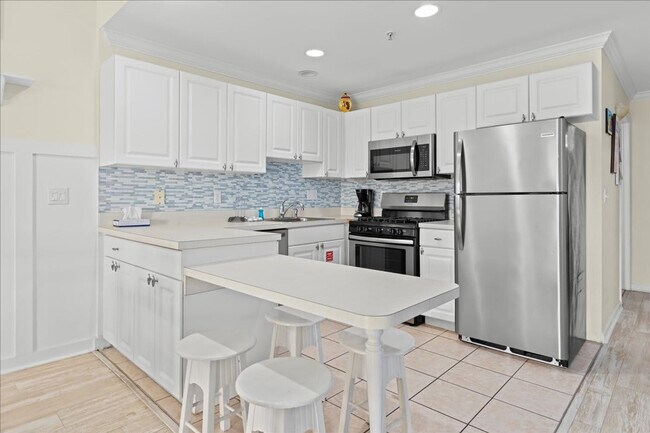 Building Photo - 411 E Morning Glory Rd