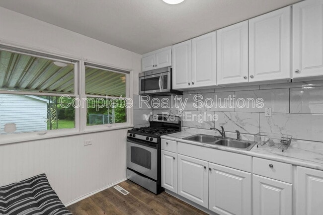 Building Photo - 1736 Nemnich Rd