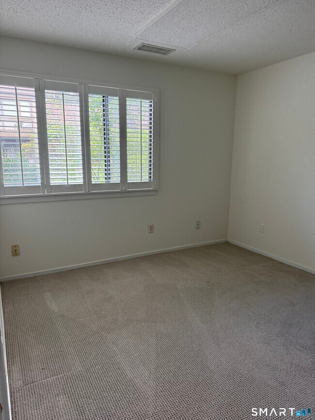 Building Photo - 491 Unit B Heritage Vlg
