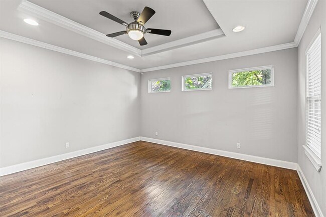 Building Photo - 4702 Rosedale Ave