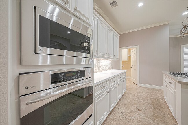 Building Photo - 31902 Forest Pine Ct