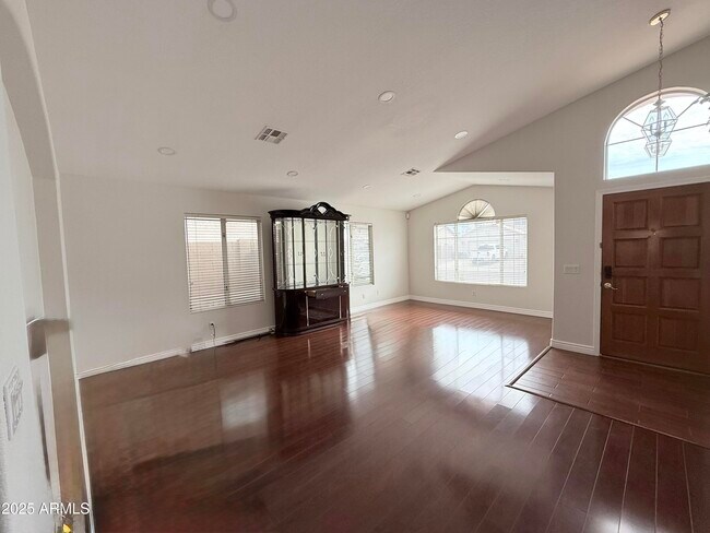 Building Photo - 4762 W Taro Dr
