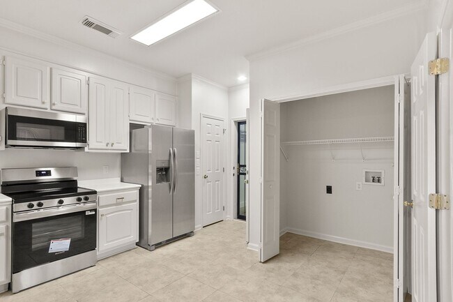 Building Photo - Verner School Zone - Fox Ridge Subdivision