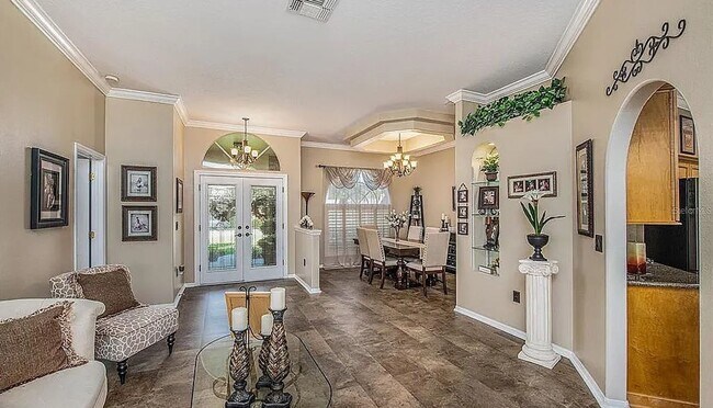 Building Photo - Beautifully updated Pool Home!!