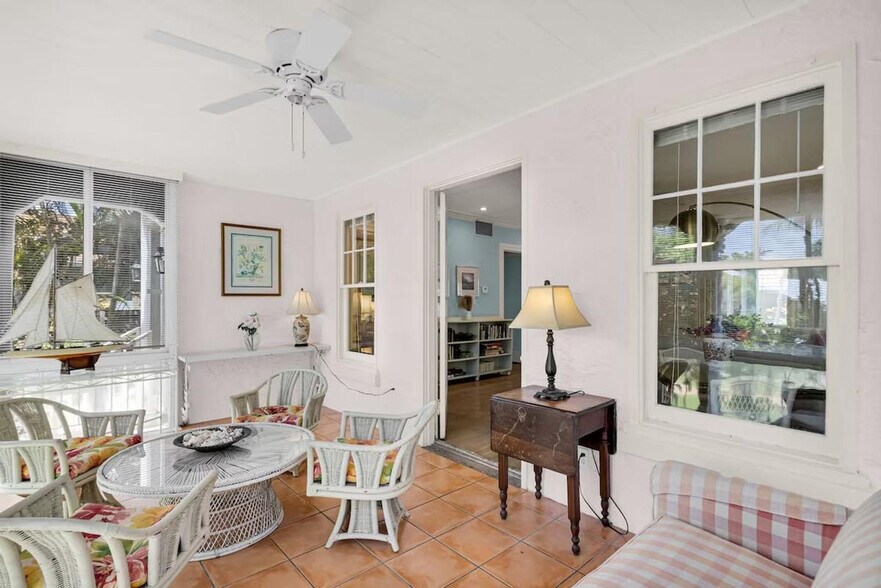 Building Photo - 2901 Spruce Ave