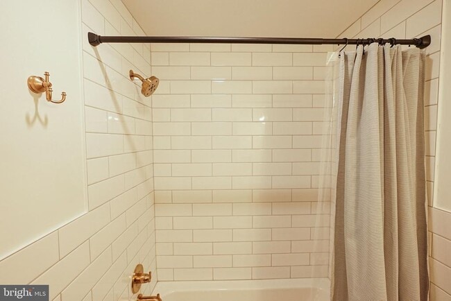 Building Photo - 437 W Grant St