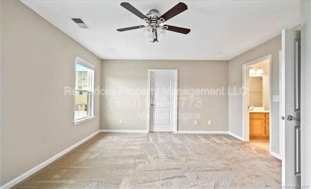 Building Photo - 2420 Silverthorn Dr