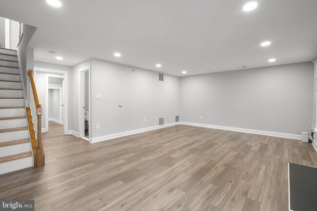 Building Photo - 10 Loganwood Ct