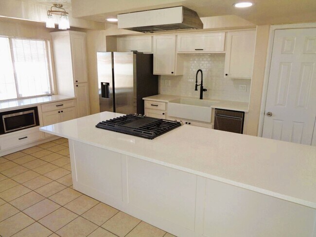 Building Photo - Exquisite Single Level Upper Valley Home With Refrigerated Air Located In Quiet Neighborhood