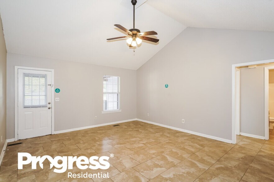 Building Photo - 206 Sierra Dr