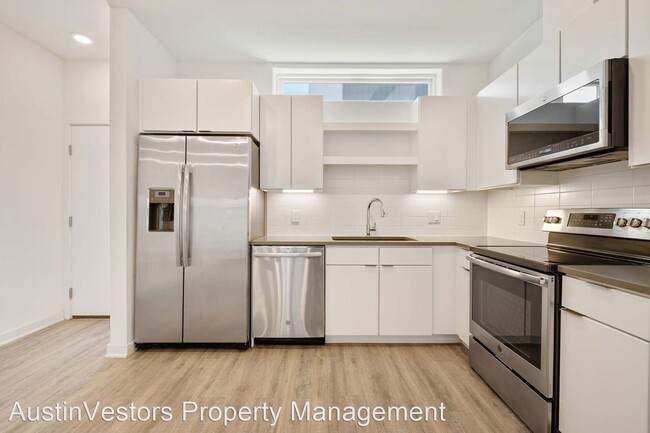 Building Photo - 1 br, 1.5 bath House - 5924 S. Congress Av...