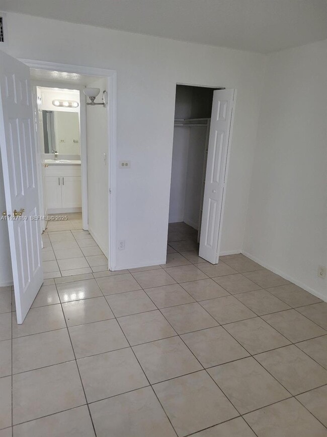 Building Photo - 4550 NW 9th St