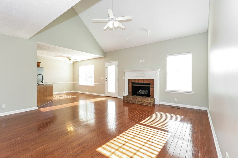 Building Photo - 2411 Amber Glen Dr