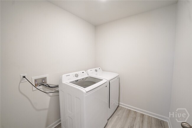 Building Photo - 156 Kraft Kove