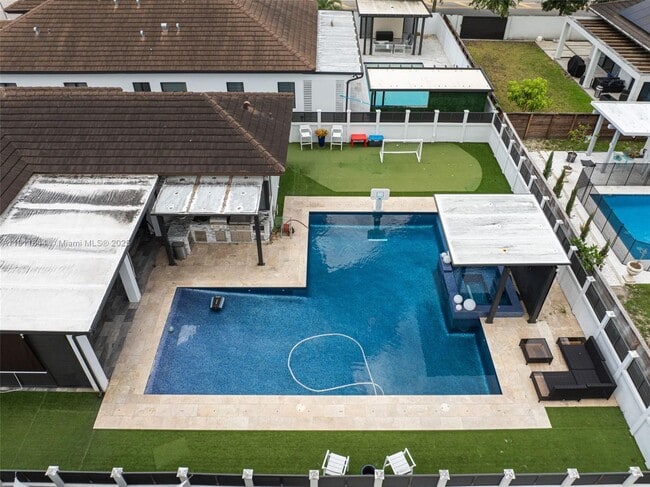 Building Photo - 1550 SW 89th Ct