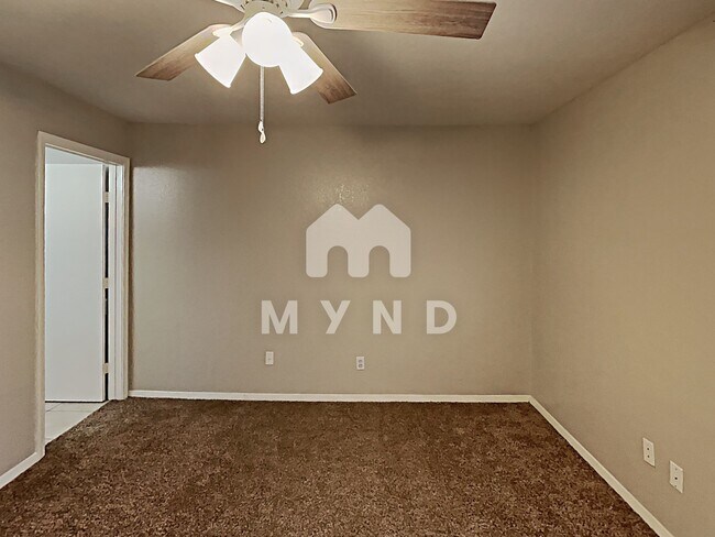 Building Photo - 3818 Heatherbrook Dr