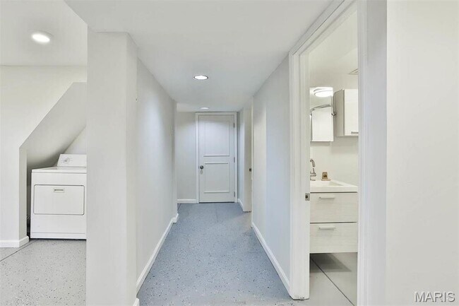 Building Photo - 6059 Odell St