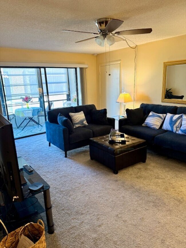 Building Photo - 2BD/2BA, NORTH INDIALANTIC CONDO IN PALM C...