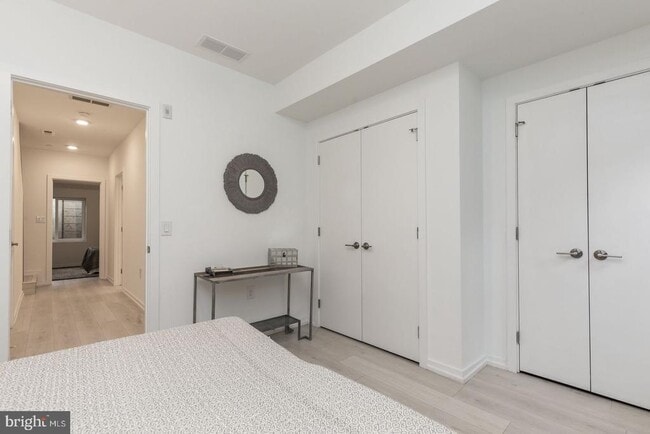 Building Photo - 1241 N 27th St