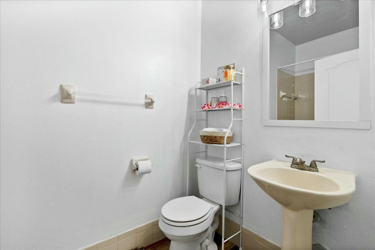 Building Photo - 1109 Shoma Dr