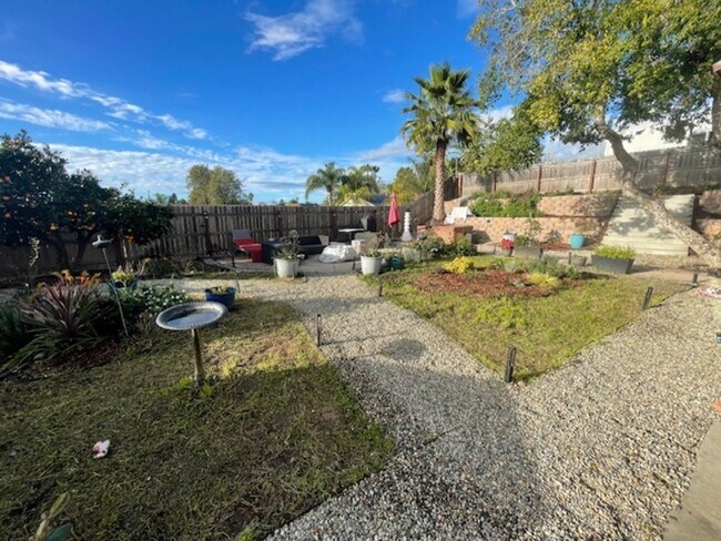 Building Photo - 160 Calle Querido