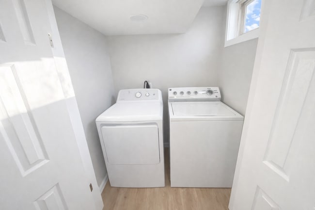 Building Photo - Well-Maintained 4BR Townhome in Prime Baltimore Location