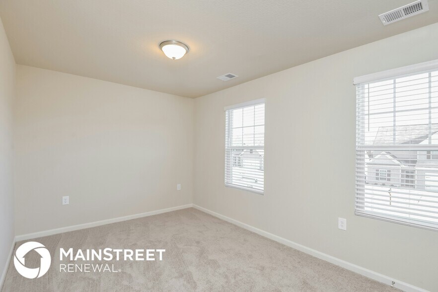 Building Photo - 65 Homestead Ln