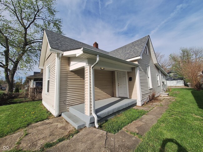 Primary Photo - 1201 N Ewing St
