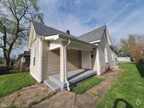 Building Photo - 1201 N Ewing St