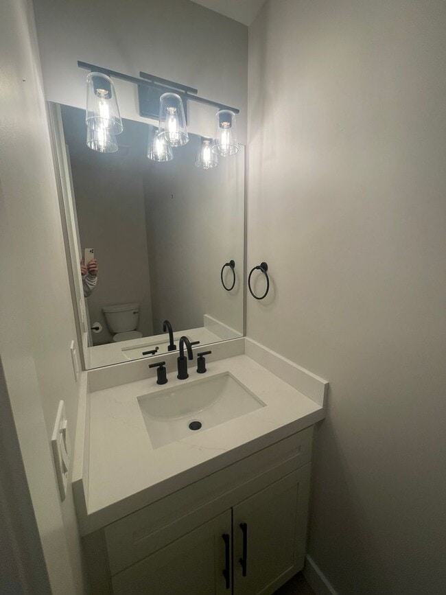 Building Photo - Fully Renovated Home in Millcreek – Modern...