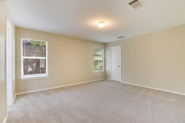 Building Photo - 3303 Barksdale Dr